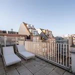 Coastal Comfort In The Heart Of With Terrace & Sea Views