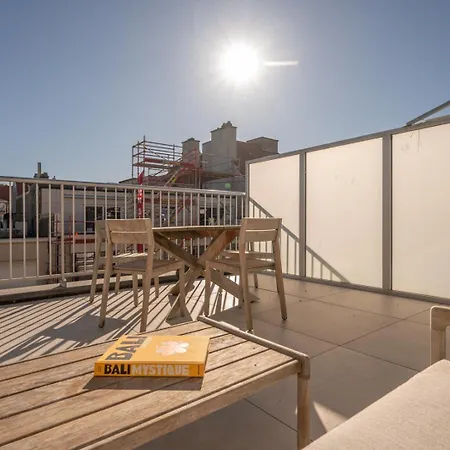 Coastal Comfort In The Heart Of With Terrace & Sea Views דירה *